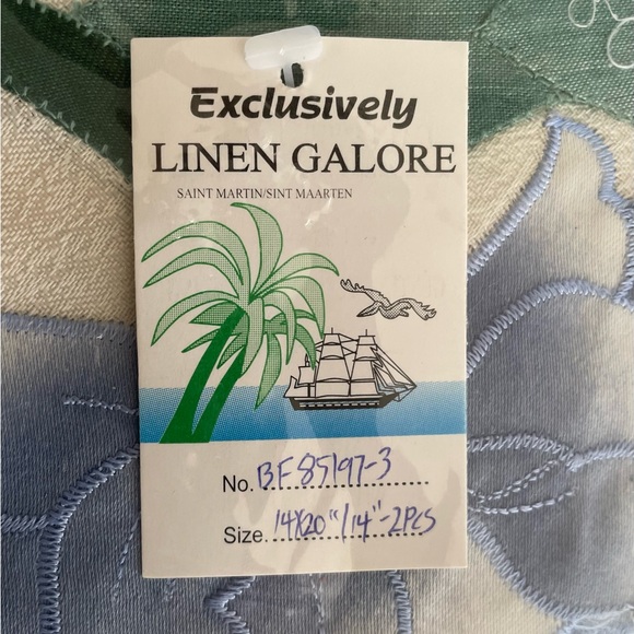 4 piece place mat set. - Picture 3 of 4